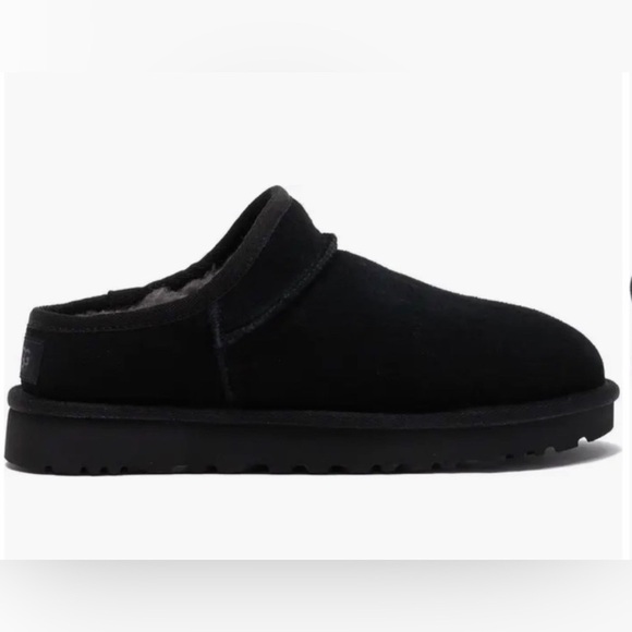 New black classic ugg slippers - Picture 1 of 4